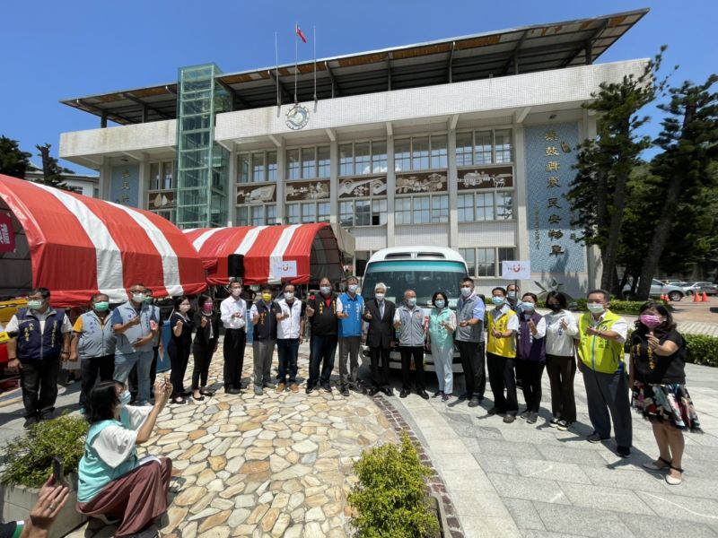 苗栗縣通霄鎮幸福巴士及幸福小黃今天正式通車  圖片來源：新竹區監理所