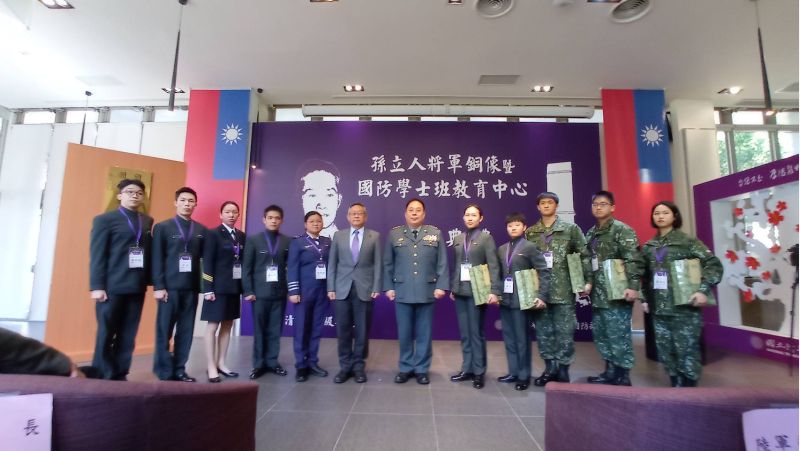 清華大學校長賀陳弘勉勵將星生以孫立人將軍為典範