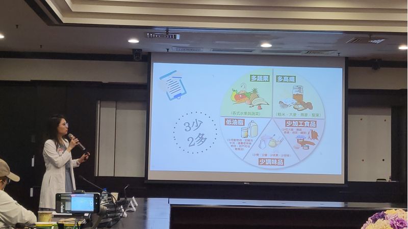 台南新樓醫院腎臟內科王婷翊醫師分享 健康管理從血壓開始  圖片來源：記者林清雲